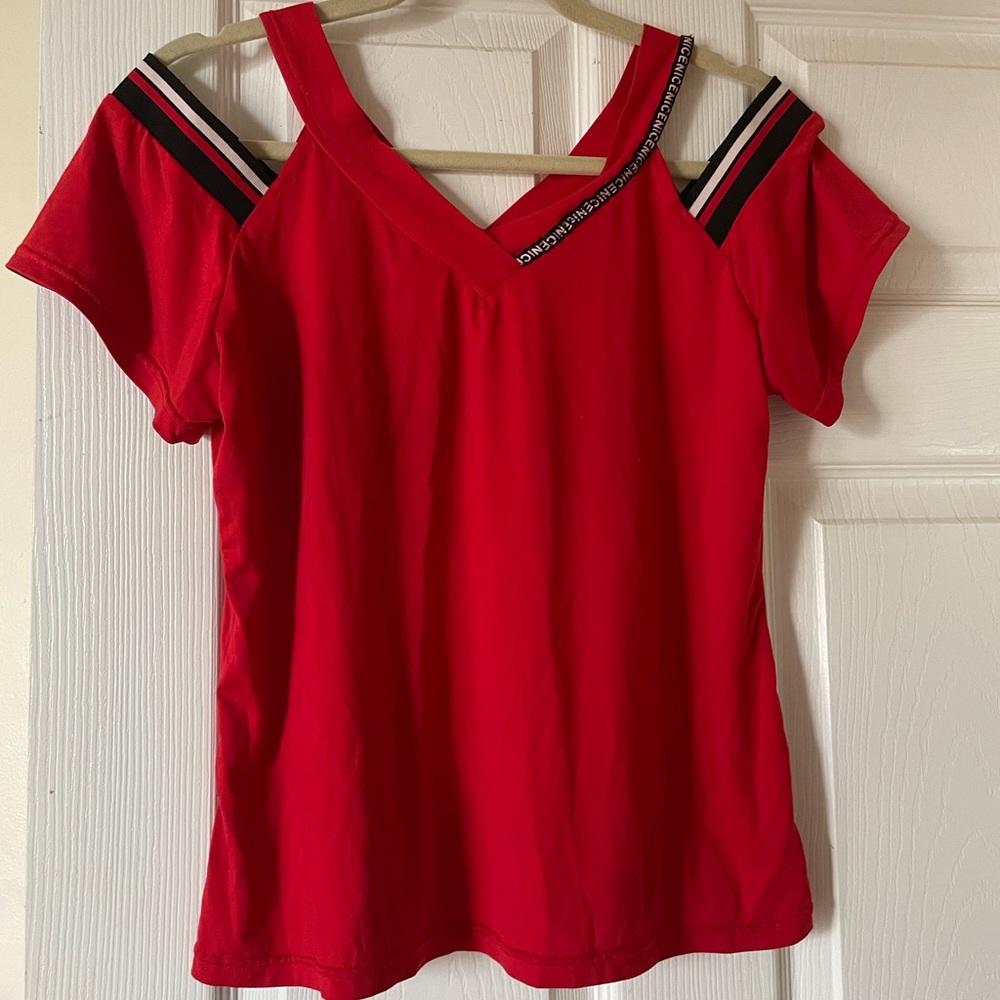 Boutique top in red size L with stripes 🤗